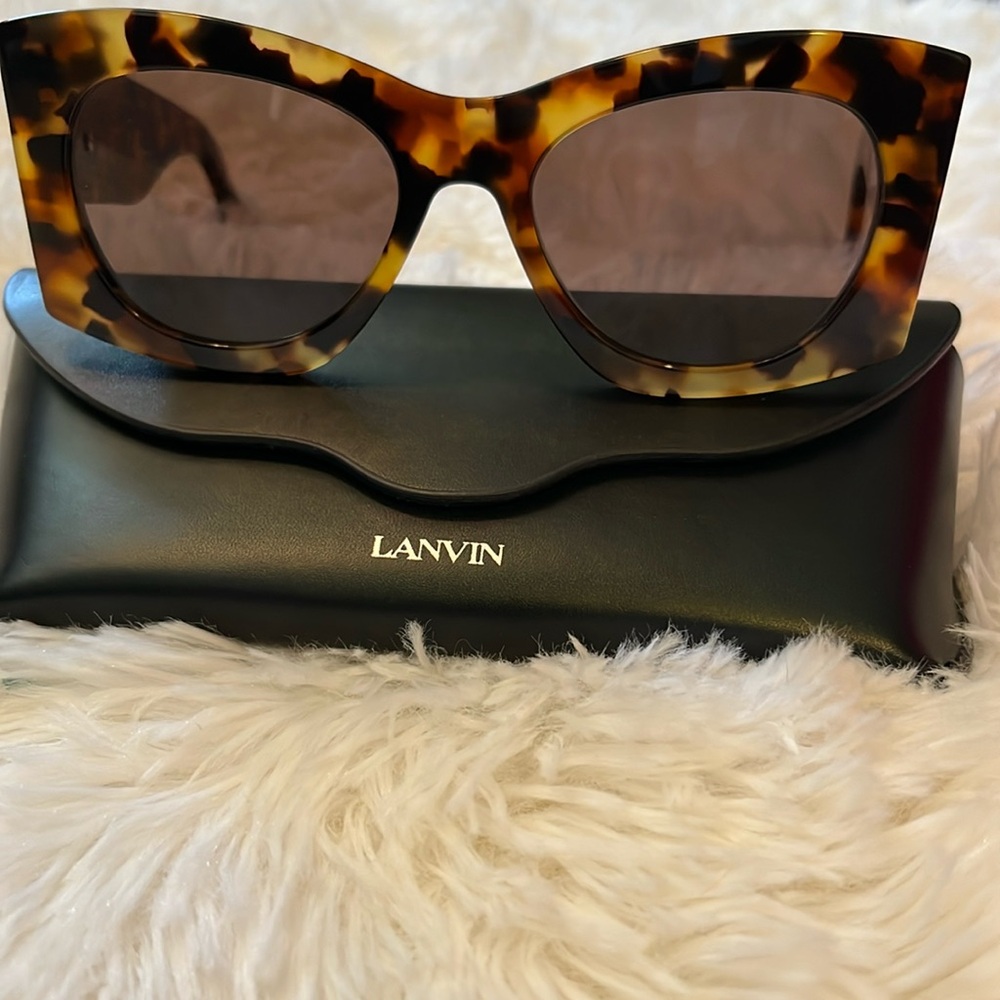 Lanvin Tortoiseshell Effect Cat Eye Sunglasses Ne… - image 1